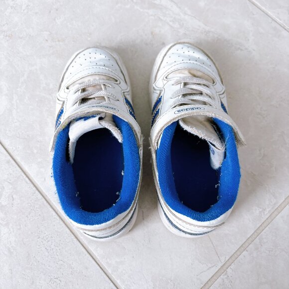 SMALL KIDS SIZE 10 CONVERSE AND ADIDAS, PRICE FOR BOTH - Picture 8 of 10